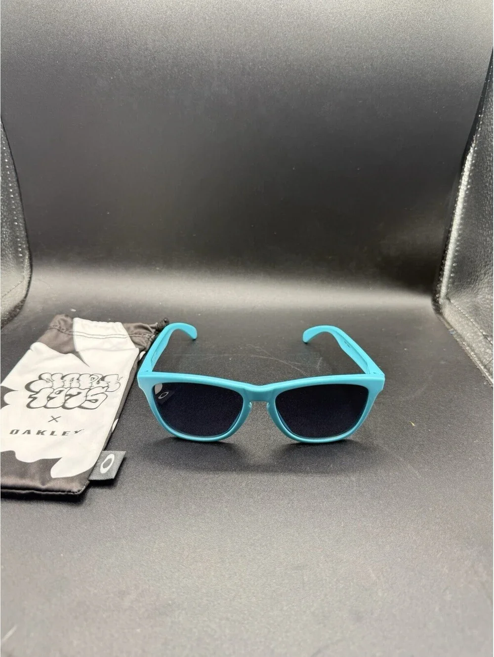 Oakley Frogskin Matte Turquoise/Grey Lenses 03-217